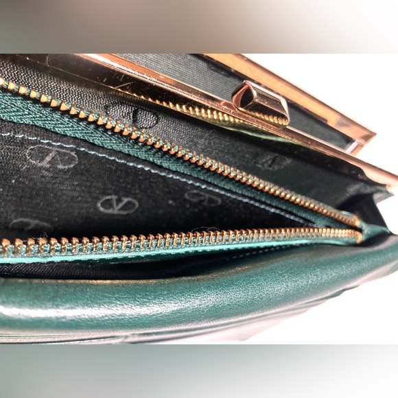 VALENTINO GARAVANI VINTAGE LARGE LOGO LEATHER LONG WALLET - Picture 13 of 16